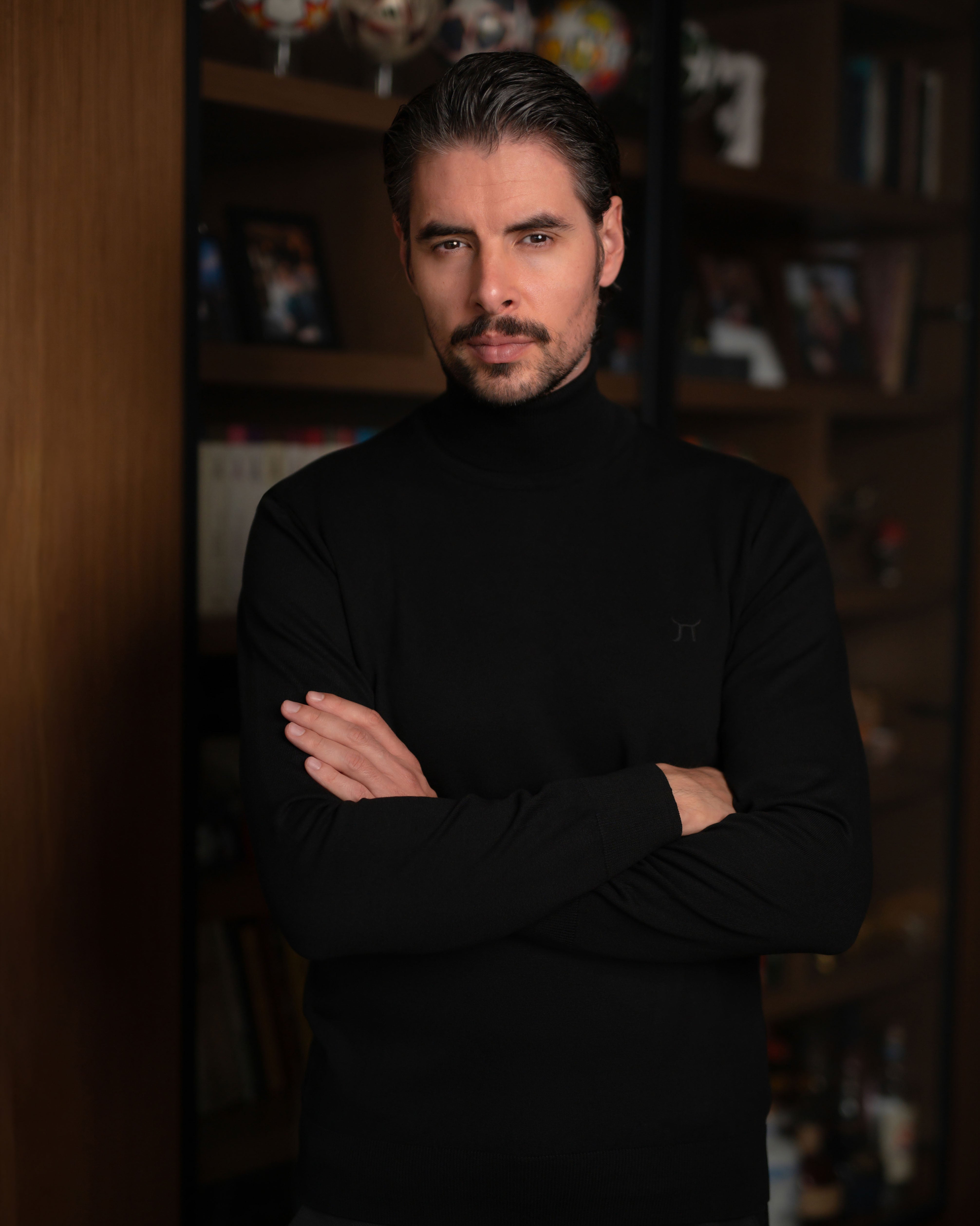 LAZARE™ CLASSIC ROLLNECK - BLACK